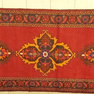 Hand Knotted Wool Rug # 95