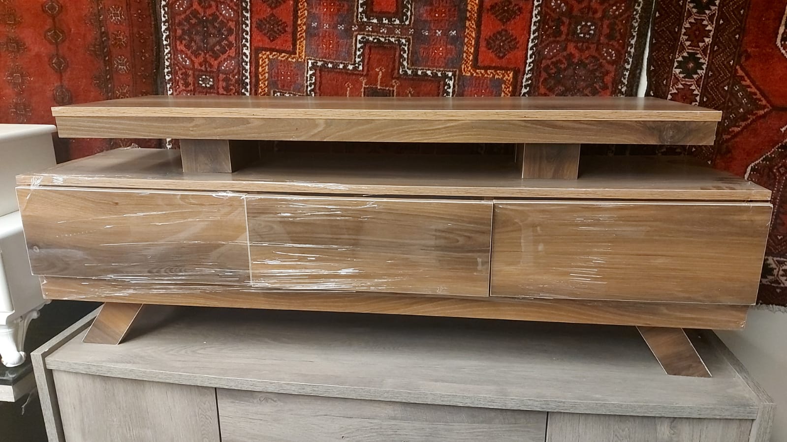Tv Base Zagros Gallery